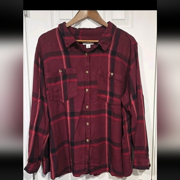 Ava & Viv Tops - Ava & Viv Womens 2X Plaid Flannel Button Down Maroon Long Sleeves Fall Winter